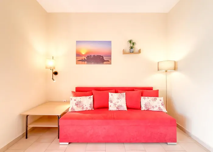 Panoramic Balcony Aeolos 108 *